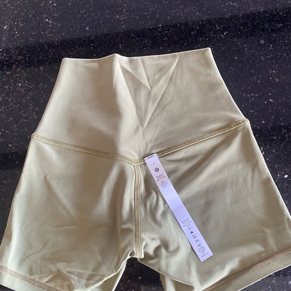 Lululemon high rise shorts new without tags